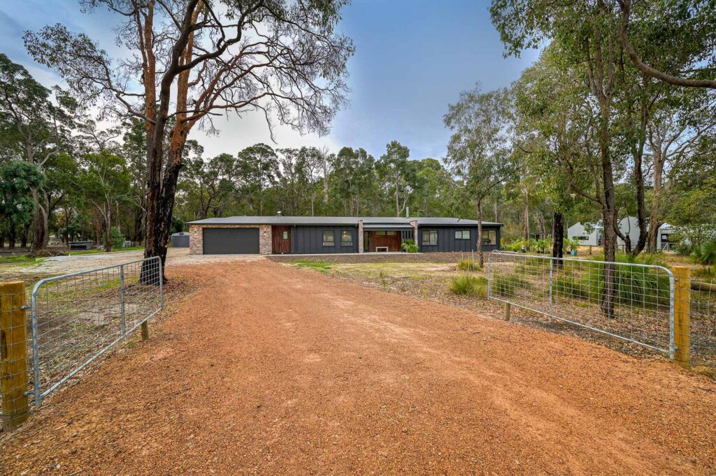 #house101 White Building Co