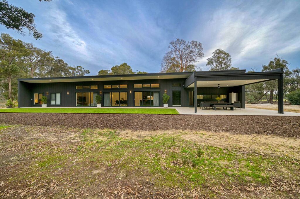 #house101 White Building Co