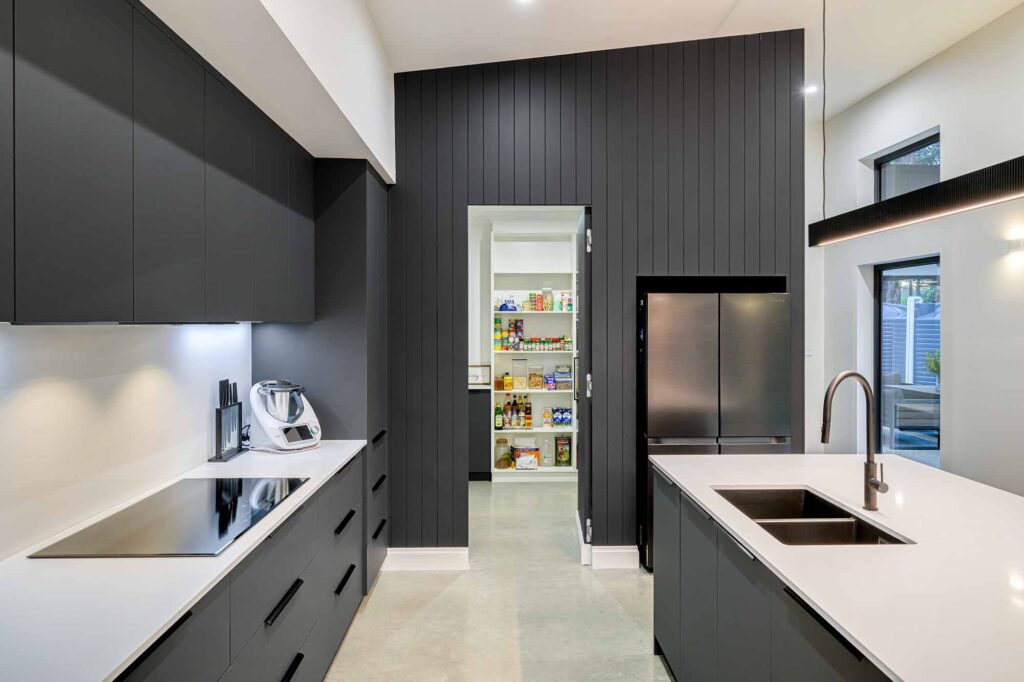 #house101 White Building Co